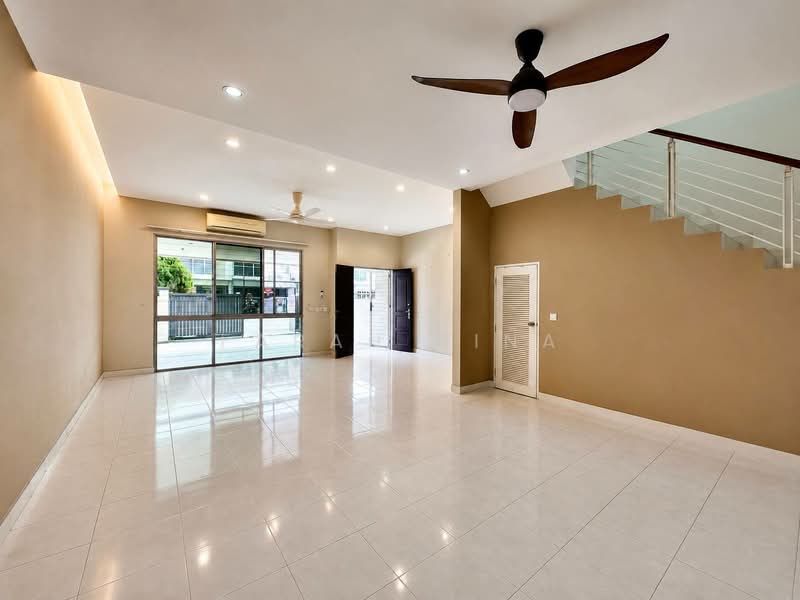 2-storey Terraced House for Sale in Shah Alam (Selangor) - Farah Dina - Living Room - PropertyGuru.com.my