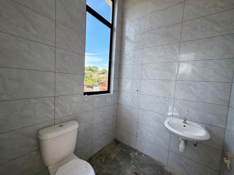 Rumah Berkembar untuk Dijual di Minden Heights (Gelugor) - Qyan Goh - Bathroom - PropertyGuru.com.my