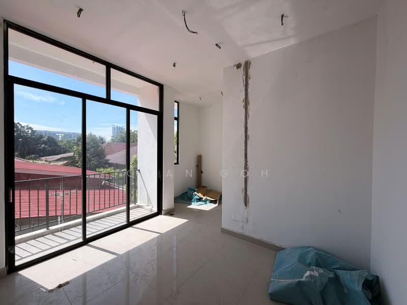 Rumah Berkembar untuk Dijual di Minden Heights (Gelugor) - Qyan Goh - Balcony - PropertyGuru.com.my