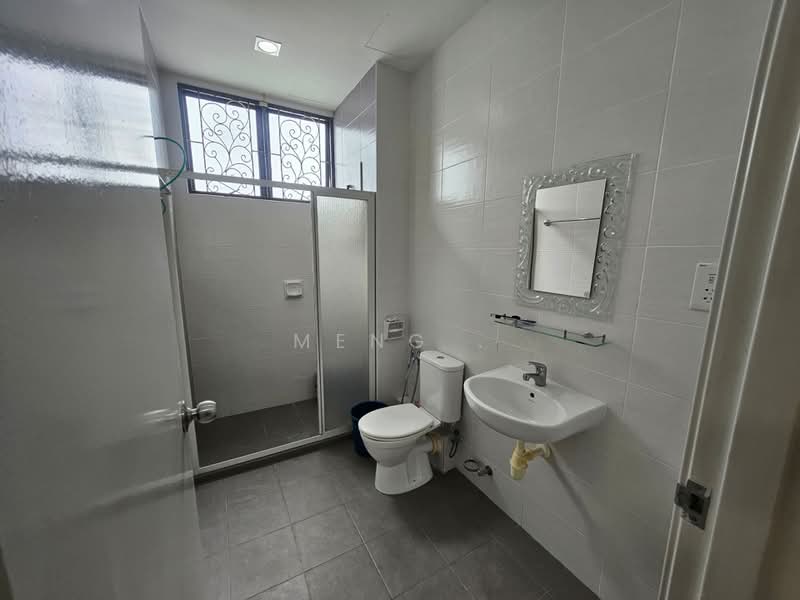 3-storey Terraced House for Rent in Sungai Ara (Penang) - Meng . - Bathroom - PropertyGuru.com.my