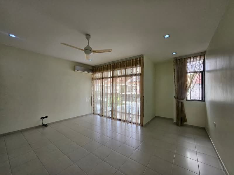 3-storey Terraced House for Rent in Sungai Ara (Penang) - Meng . - Living Room - PropertyGuru.com.my
