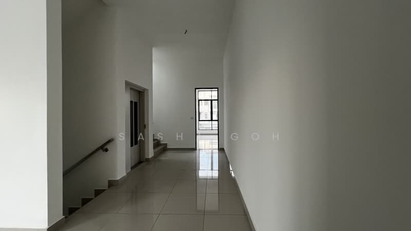 Bungalow for Sale in Serdang (Seri Kembangan) - Sasha Goh - Corridor - PropertyGuru.com.my