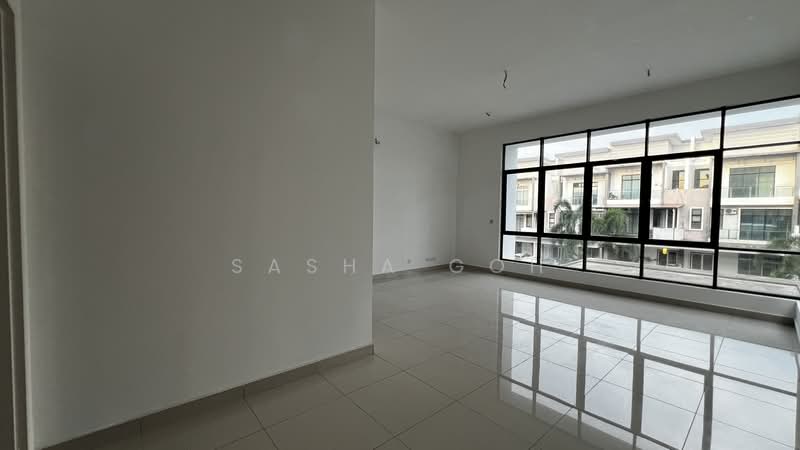Bungalow for Sale in Serdang (Seri Kembangan) - Sasha Goh - Living Room - PropertyGuru.com.my