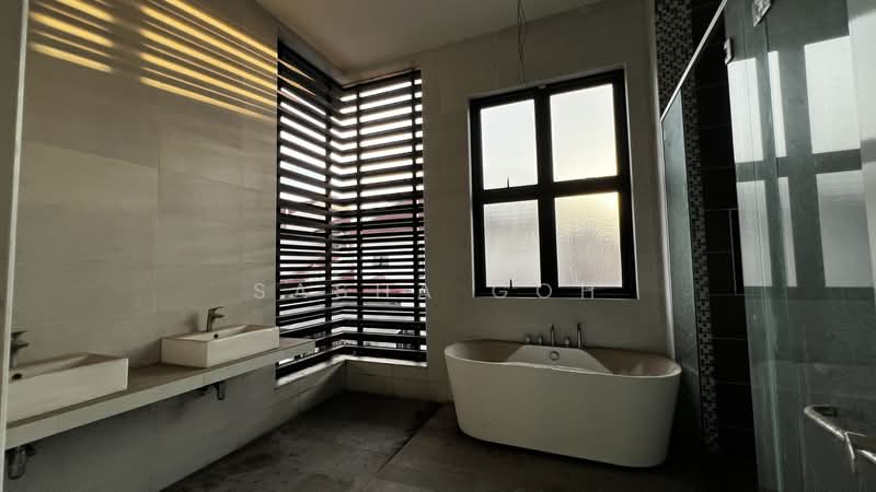 Bungalow for Sale in Serdang (Seri Kembangan) - Sasha Goh - Bathroom - PropertyGuru.com.my