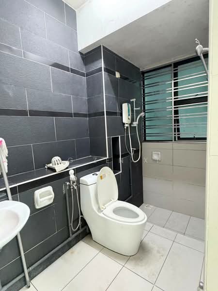 Service Residence for Sale at The Sky Executive Suites - NG ZEN XI - Bathroom - PropertyGuru.com.my