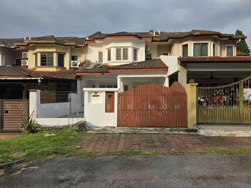 2-storey Terraced House for Sale in Seksyen 7 (Shah Alam) - Norhafiz Bin Mohd Nor - Exterior - PropertyGuru.com.my