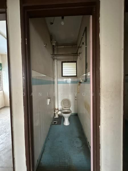 Rumah Flat untuk Dijual di Taman Megah Ria - Daniel Yong - Bathroom - PropertyGuru.com.my