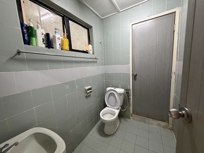 Rumah Teres untuk Dijual di Bandar Sungai Long (Selangor) - Kris Tan - Bathroom - PropertyGuru.com.my