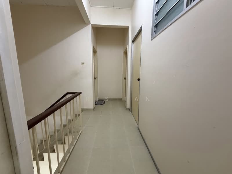 Rumah Teres untuk Dijual di Bandar Sungai Long (Selangor) - Kris Tan - Corridor - PropertyGuru.com.my
