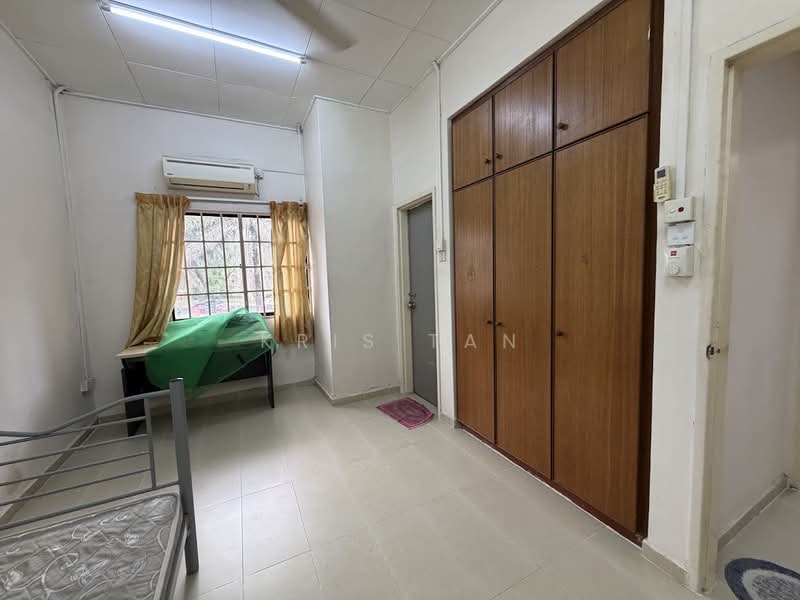 Rumah Teres untuk Dijual di Bandar Sungai Long (Selangor) - Kris Tan - Bedroom - PropertyGuru.com.my