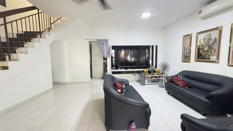 2-storey Terraced House for Sale in Bandar Saujana Putra (Tanjong Duabelas) - Nazrin Hakimin - Living Room - PropertyGuru.com.my