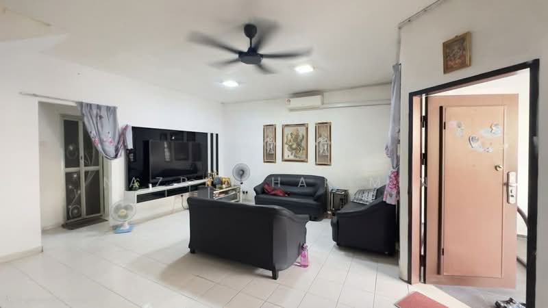 2-storey Terraced House for Sale in Bandar Saujana Putra (Tanjong Duabelas) - Nazrin Hakimin - Living Room - PropertyGuru.com.my