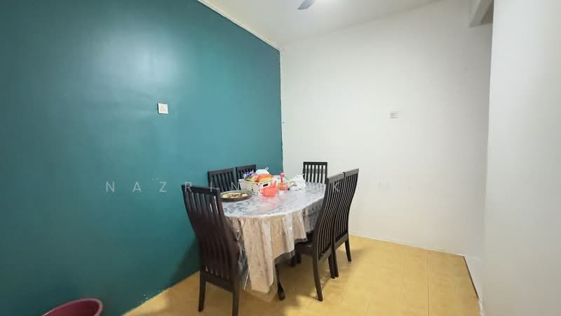 2-storey Terraced House for Sale in Bandar Saujana Putra (Tanjong Duabelas) - Nazrin Hakimin - Dining Room - PropertyGuru.com.my
