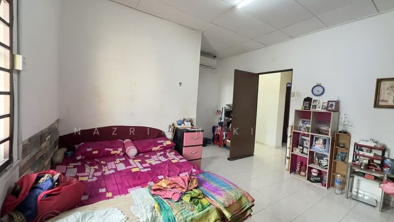 2-storey Terraced House for Sale in Bandar Saujana Putra (Tanjong Duabelas) - Nazrin Hakimin - PropertyGuru.com.my