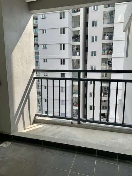 Servis Apartment untuk Dijual di Maxim Residences - CK Ng - Balcony - PropertyGuru.com.my