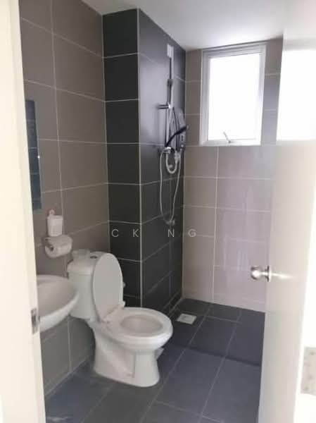 Kediaman Servis untuk Dijual di Maxim Residences - CK Ng - Bathroom - PropertyGuru.com.my