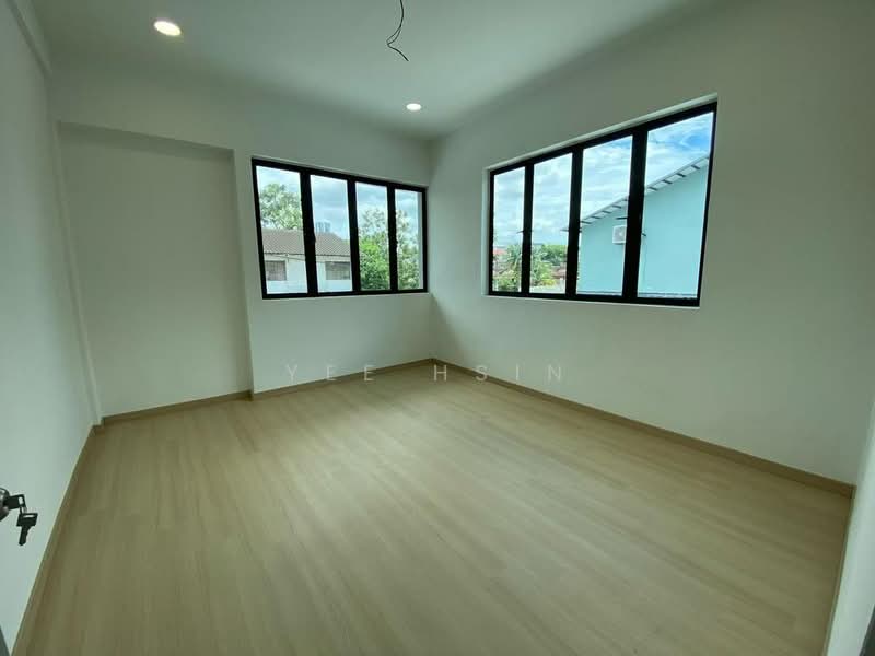 Semi-Detached House for Sale in Taman Majidee (Johor Bahru) - Yee Hsin - PropertyGuru.com.my