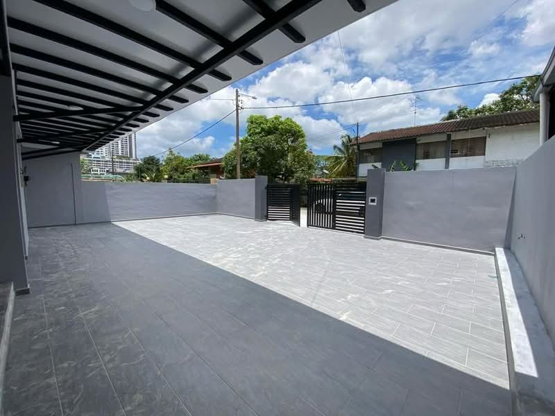 Semi-Detached House for Sale in Taman Majidee (Johor Bahru) - Yee Hsin - PropertyGuru.com.my