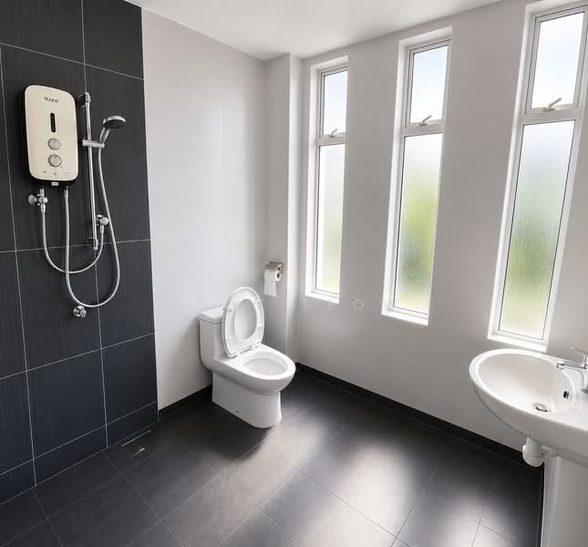 Semi-Detached House for Sale in Taman Klebang Utama (Klebang) - Eddy Leow - Bathroom - PropertyGuru.com.my