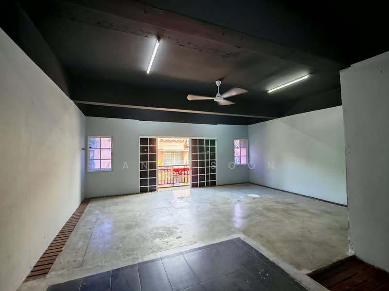Shop for Rent in Sungai Long (Bandar Sungai Long) - Candy Soon - Interior - PropertyGuru.com.my