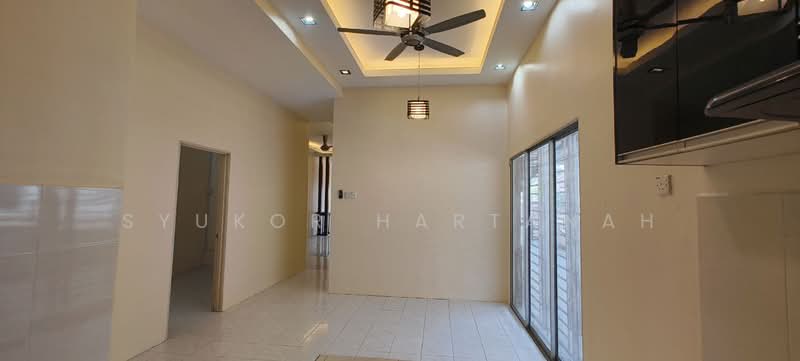 Rumah Berkembar untuk Dijual di Jenjarom (Selangor) - Syukor Hartanah - Living Room - PropertyGuru.com.my