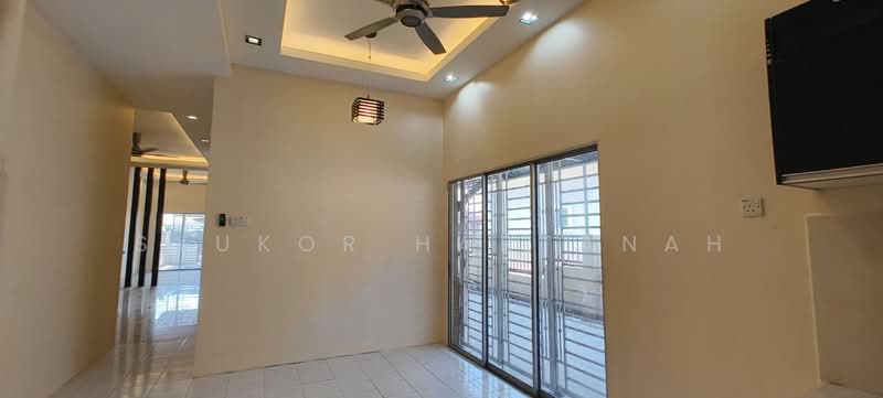 Rumah Berkembar untuk Dijual di Jenjarom (Selangor) - Syukor Hartanah - Living Room - PropertyGuru.com.my