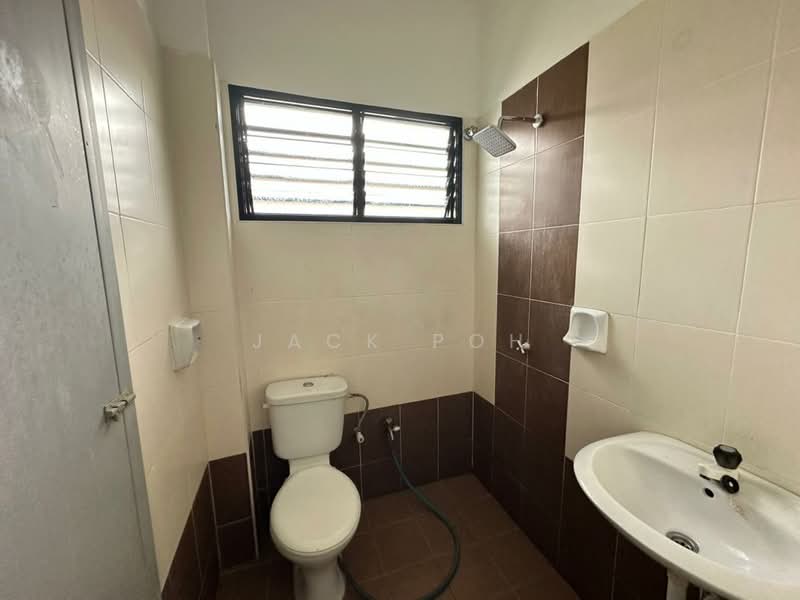 Rumah Teres 2 Tingkat untuk Dijual di Taman Tawas Indah (Ipoh) - Jack Poh - Bathroom - PropertyGuru.com.my