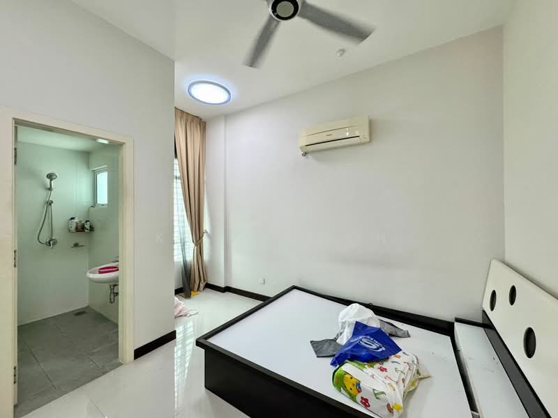Kondominium untuk Dijual di BayStar Condominium - Kelvin Toh - Bedroom - PropertyGuru.com.my