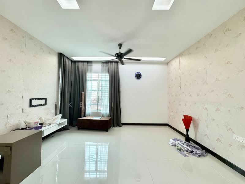 Kondominium untuk Dijual di BayStar Condominium - Kelvin Toh - Living Room - PropertyGuru.com.my