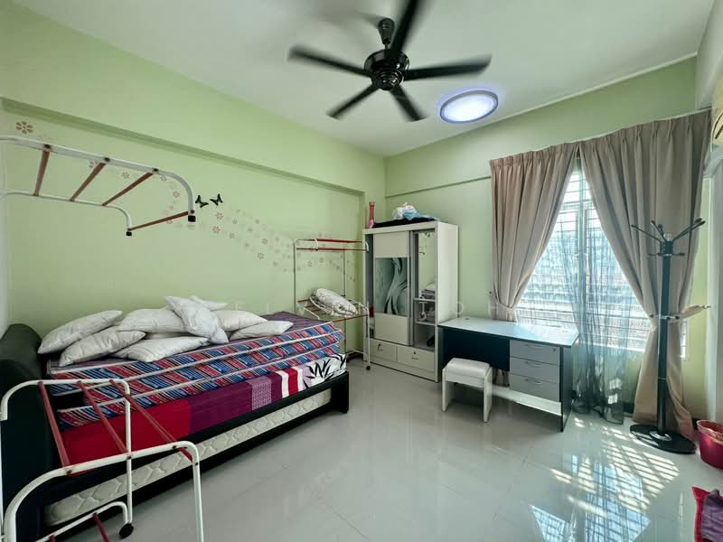 Kondominium untuk Dijual di BayStar Condominium - Kelvin Toh - Bedroom - PropertyGuru.com.my
