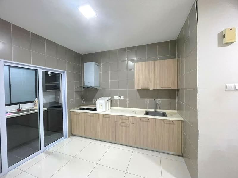 Condominium for Sale at Aurora Residence @ Lake Side City - Carlos Ng - Kitchen - PropertyGuru.com.my