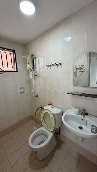 Rumah Flat untuk Dijual di Merpati - KENT FARM - Bathroom - PropertyGuru.com.my