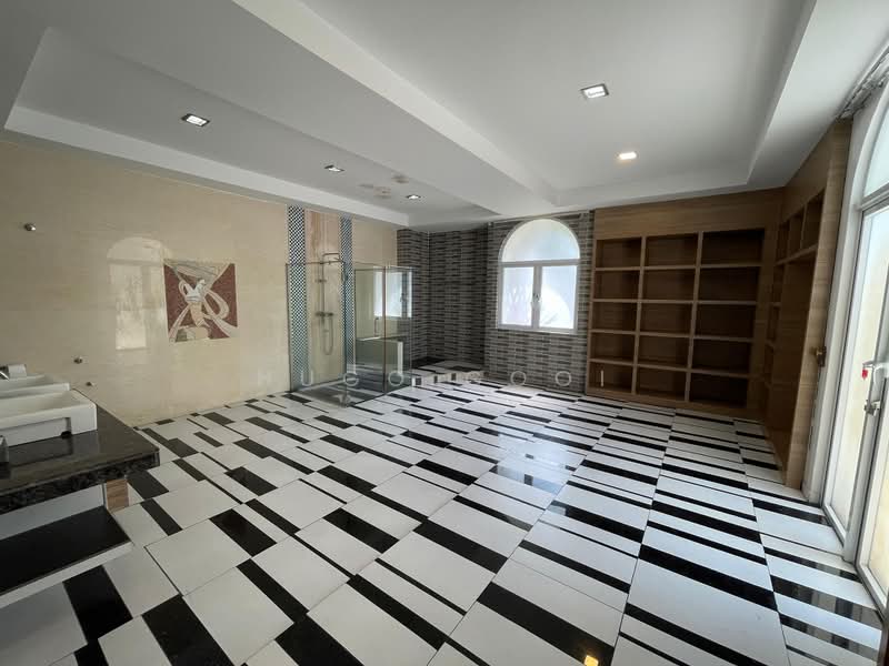 Bungalow for Sale in Country Heights (Kajang) - Hugo Gooi - PropertyGuru.com.my