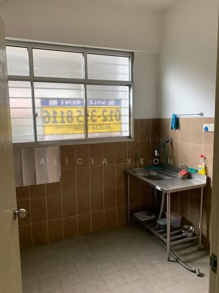 Townhouse for Rent in Kota Kemuning (Shah Alam) - Alicia Yeoh - Kitchen - PropertyGuru.com.my