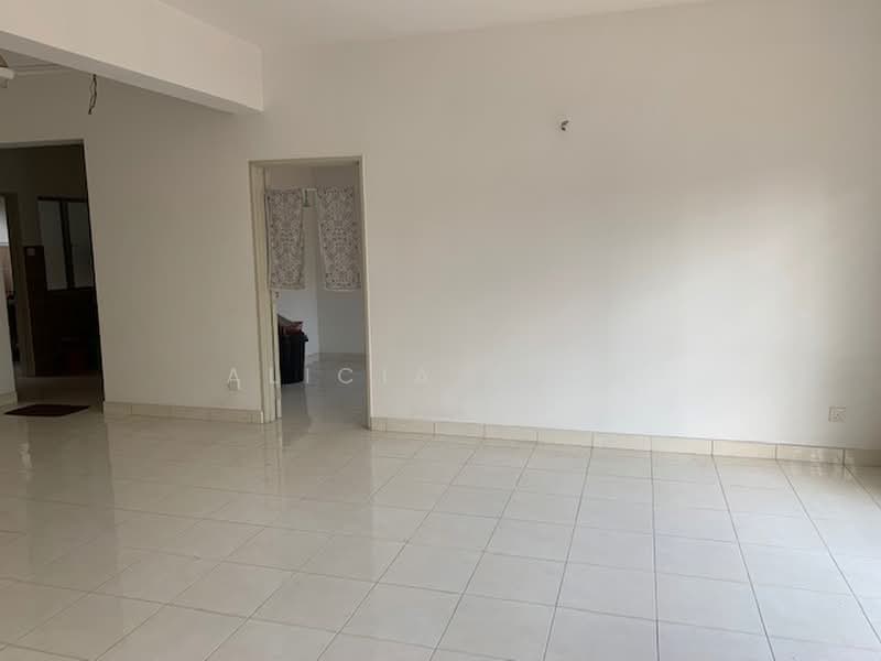 Townhouse for Rent in Kota Kemuning (Shah Alam) - Alicia Yeoh - Living Room - PropertyGuru.com.my