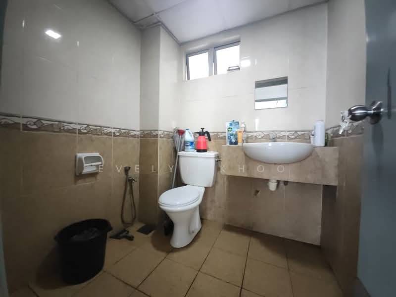Kondominium untuk Dijual di Villa Makmur - Evelyn Khoo - Bathroom - PropertyGuru.com.my