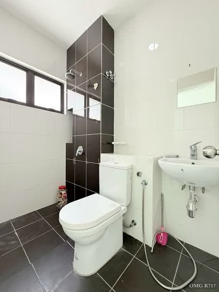 Rumah Teres 3 Tingkat untuk Dijual di Setia Utama (Setia Alam) - Stella Tan - Bathroom - PropertyGuru.com.my