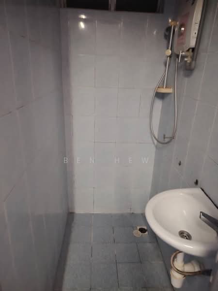 Apartment for Sale at Puncak Erskine - Ben Hew - Bathroom - PropertyGuru.com.my