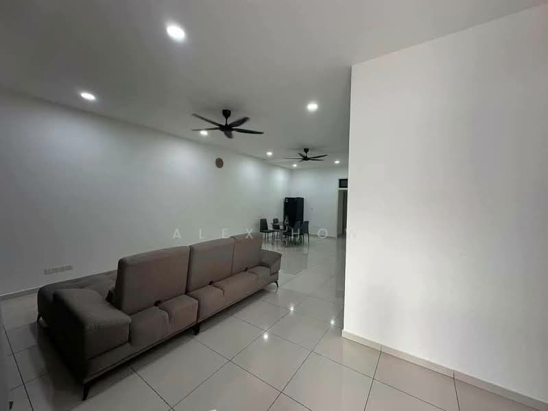 Rumah Teres untuk Disewa di Taman Desa Tebrau (Tebrau) - Alex How - Living Room - PropertyGuru.com.my