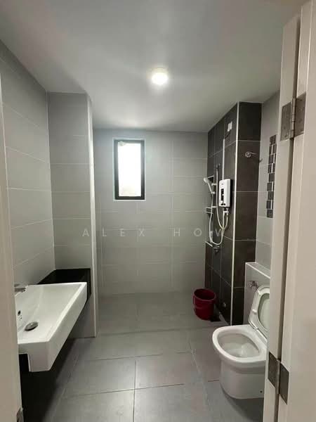 Rumah Teres untuk Disewa di Taman Desa Tebrau (Tebrau) - Alex How - Bathroom - PropertyGuru.com.my