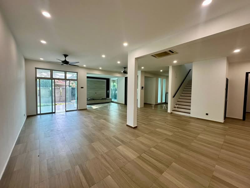 Rumah Berkembar untuk Dijual di Taman Ponderosa (Johor Bahru) - William Tay - Living Room - PropertyGuru.com.my