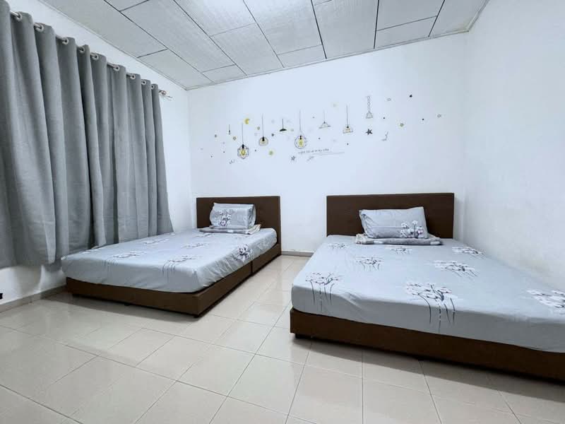 Rumah Teres 2 Tingkat untuk Dijual di Taman Bukit Kempas (Tampoi) - Karl Lim - Bedroom - PropertyGuru.com.my