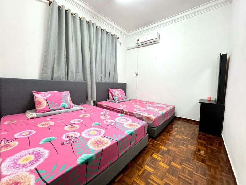 Rumah Teres 2 Tingkat untuk Dijual di Taman Bukit Kempas (Tampoi) - Karl Lim - Bedroom - PropertyGuru.com.my