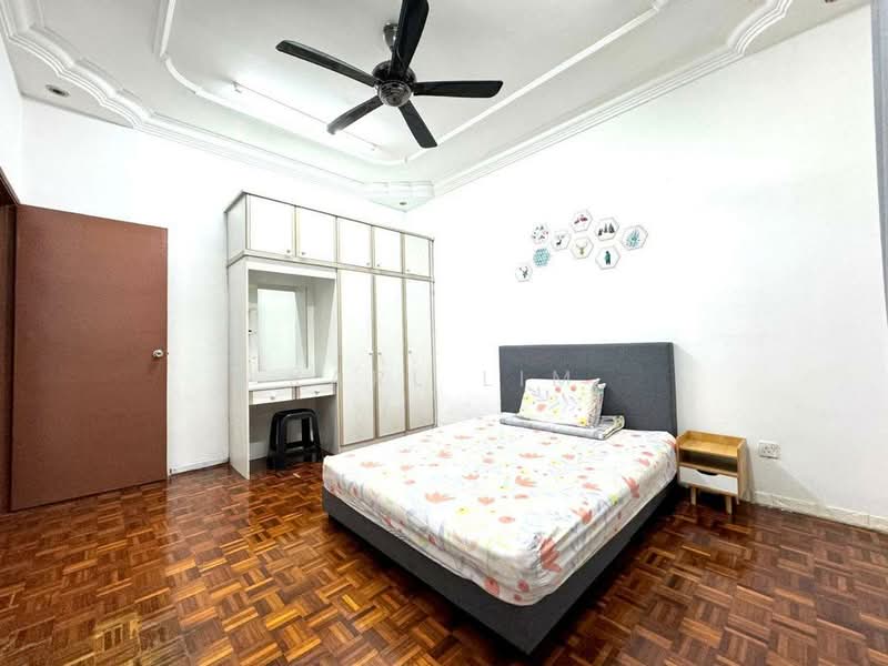 Rumah Teres 2 Tingkat untuk Dijual di Taman Bukit Kempas (Tampoi) - Karl Lim - Bedroom - PropertyGuru.com.my
