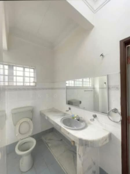 Rumah Teres 2 Tingkat untuk Dijual di Usj 24 (Subang Jaya) - Jason Ooi - Bathroom - PropertyGuru.com.my