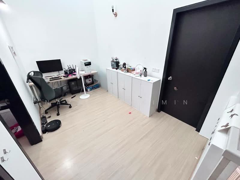Rumah Teres 2-Tingkat untuk Dijual di Bandar Bukit Raja (Klang) - Nazrin Hakimin - Study - PropertyGuru.com.my