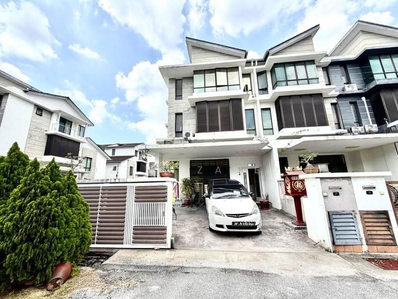 2.5-storey Terraced House for Sale in Puchong (Selangor) - Adzura Zamedin - Exterior - PropertyGuru.com.my