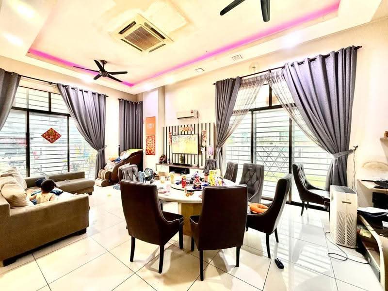 2.5-storey Terraced House for Sale in Puchong (Selangor) - Adzura Zamedin - Living Room - PropertyGuru.com.my