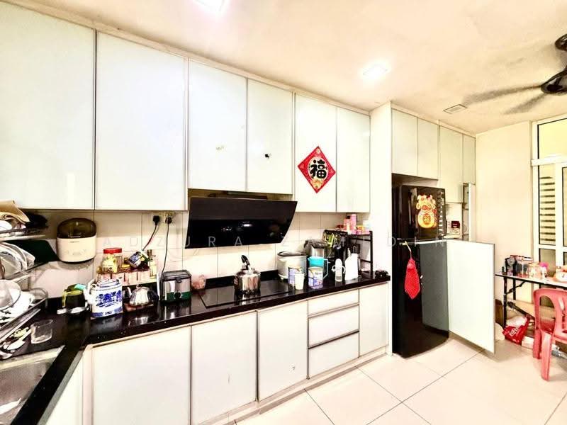 2.5-storey Terraced House for Sale in Puchong (Selangor) - Adzura Zamedin - Kitchen - PropertyGuru.com.my