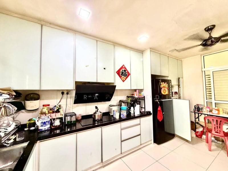 2.5-storey Terraced House for Sale in Puchong (Selangor) - Adzura Zamedin - Kitchen - PropertyGuru.com.my
